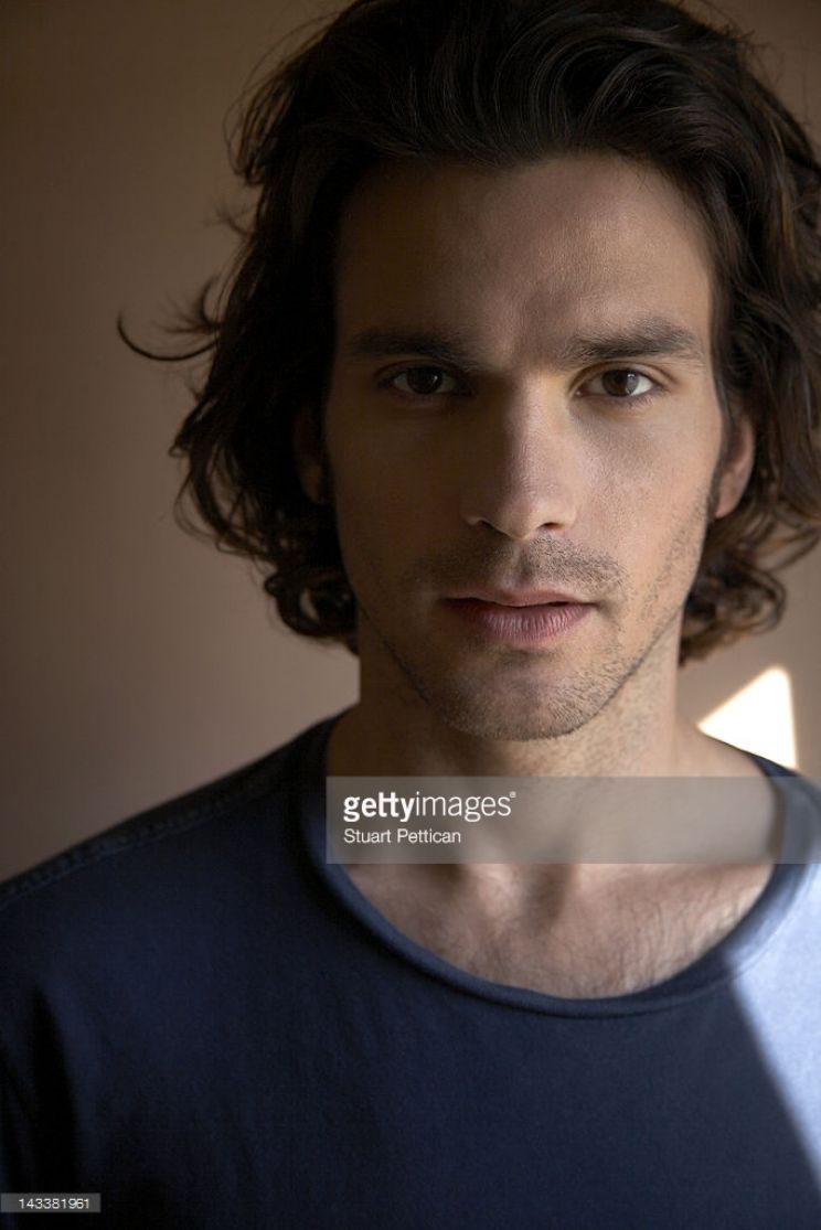 Santiago Cabrera