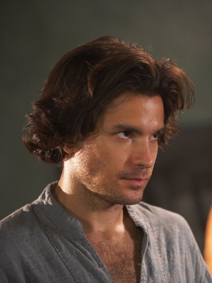 Santiago Cabrera