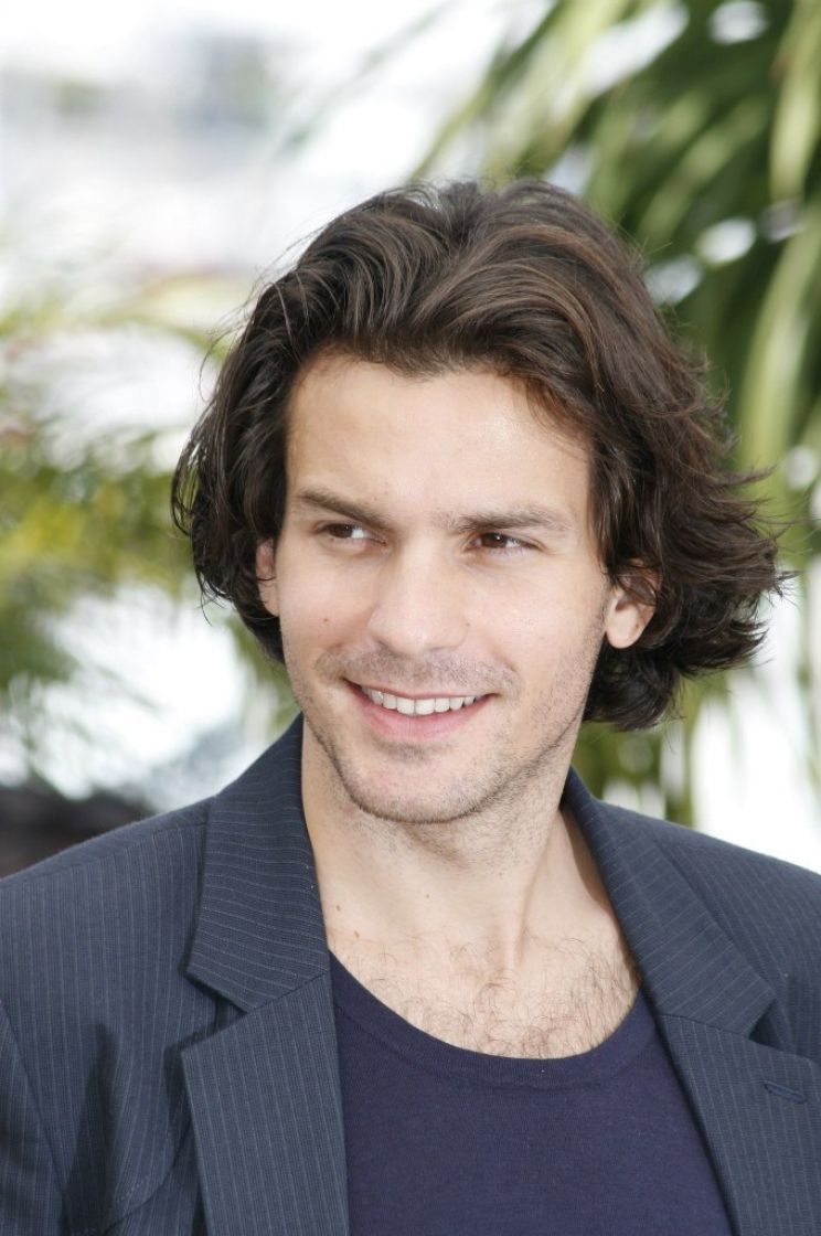 Santiago Cabrera