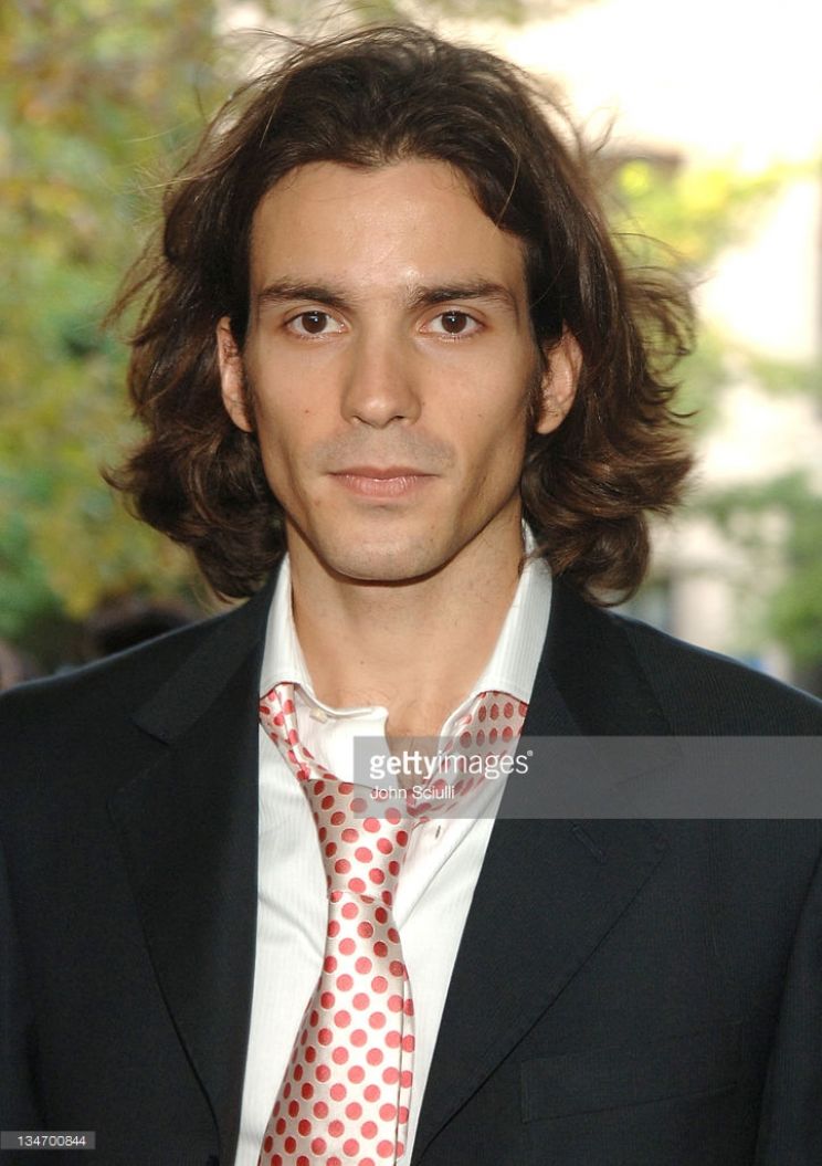 Santiago Cabrera