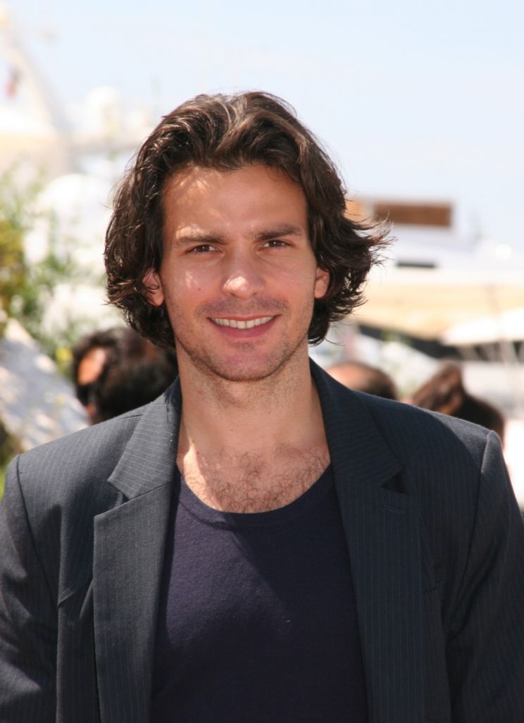 Santiago Cabrera