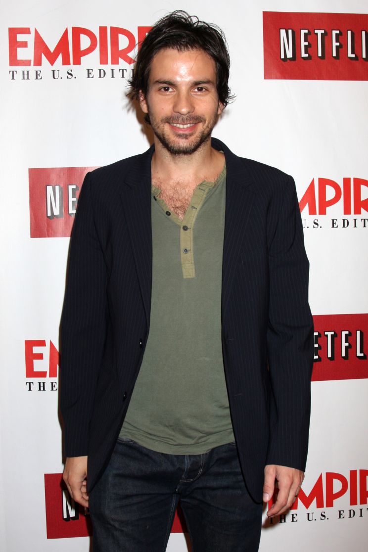 Santiago Cabrera