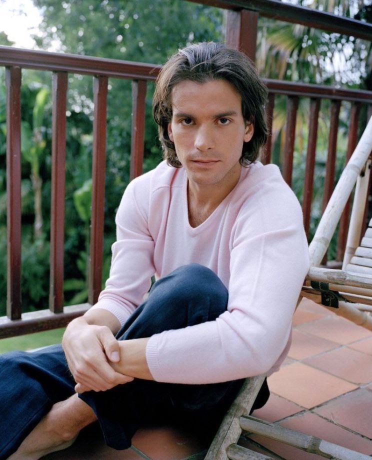Santiago Cabrera