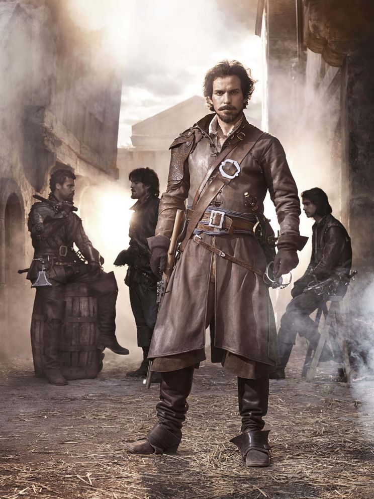 Santiago Cabrera