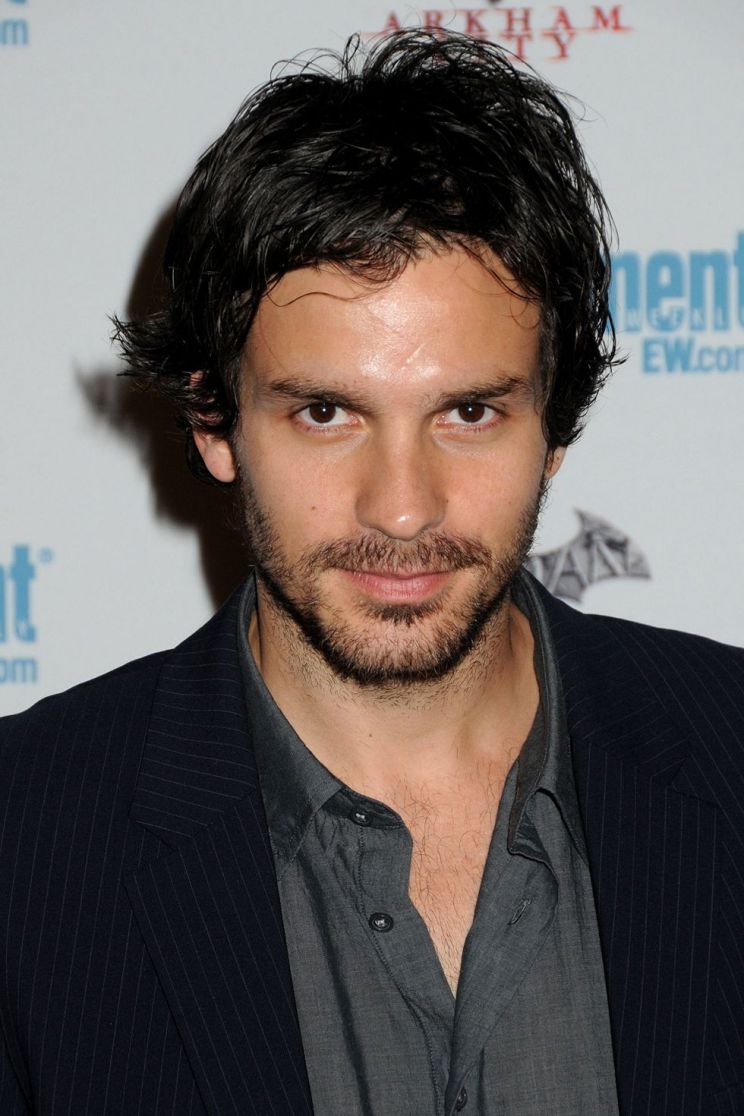 Santiago Cabrera