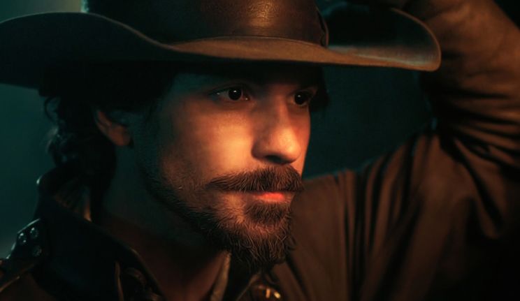 Santiago Cabrera