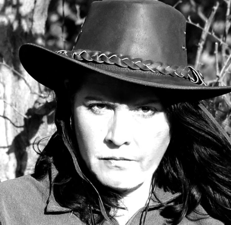 Sara Crowe