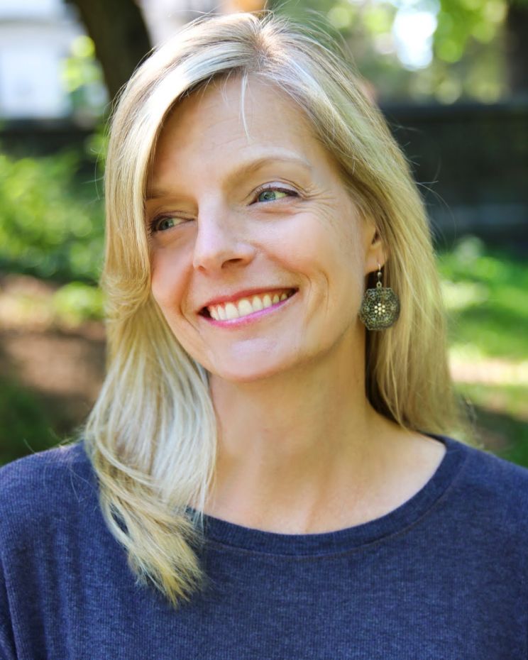 Sara Crowe
