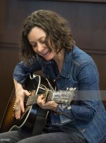 Sara Gilbert #243544 picture (Portrait Medium)