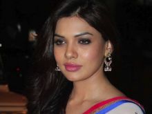 Sara Loren photo