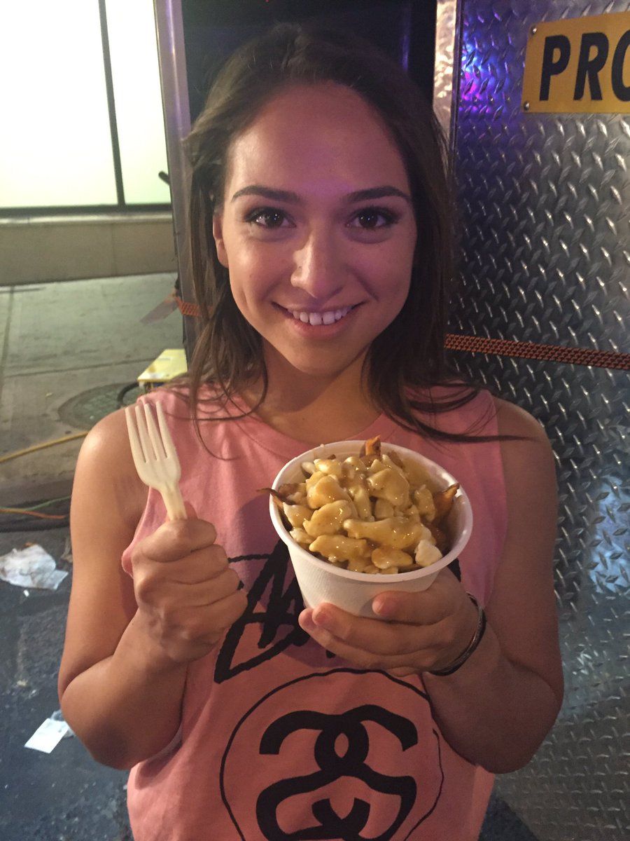 Sara Luvv Bio