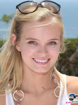 Sara Paxton photo