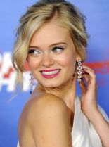 Sara Paxton photo