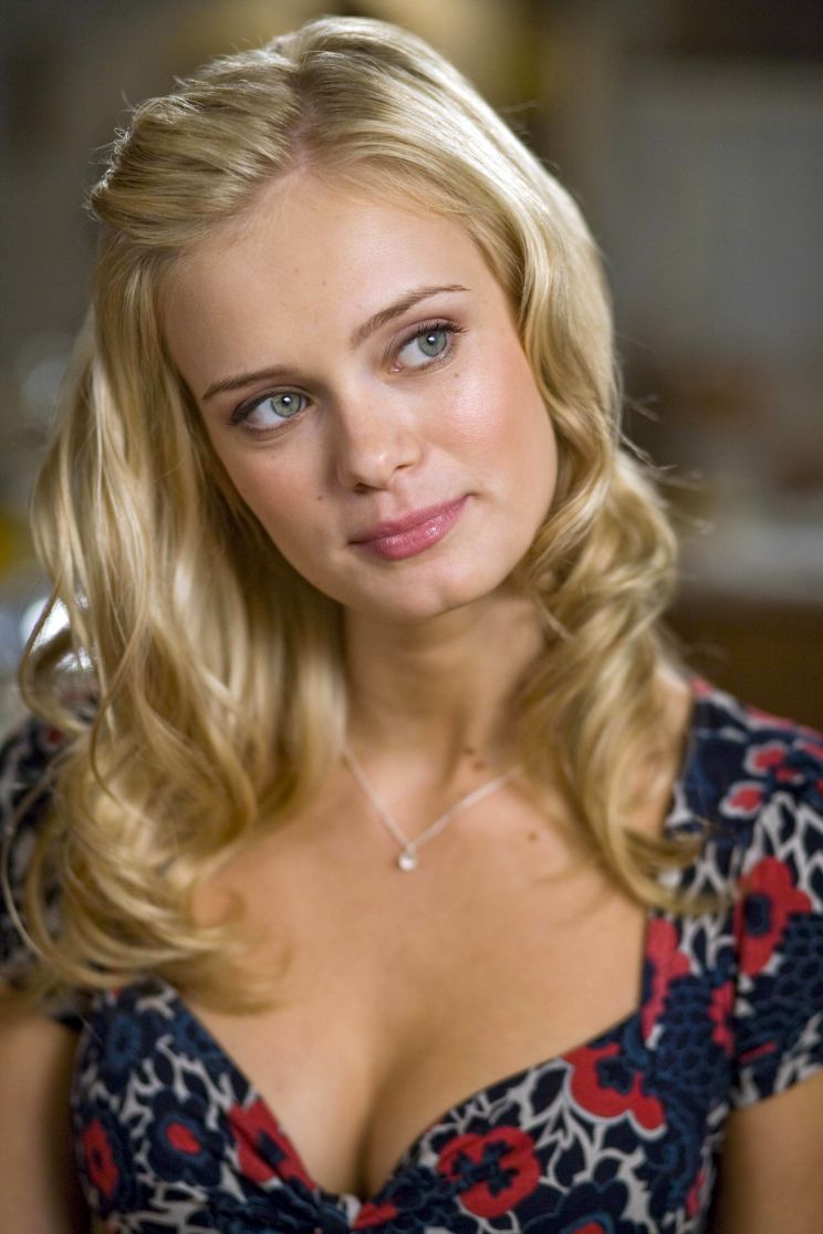 Sara Paxton