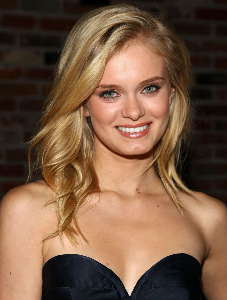 Sara Paxton