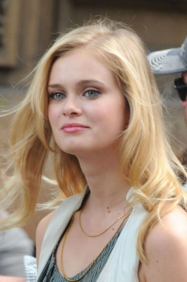 Sara Paxton