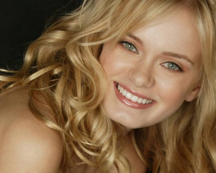 Sara Paxton