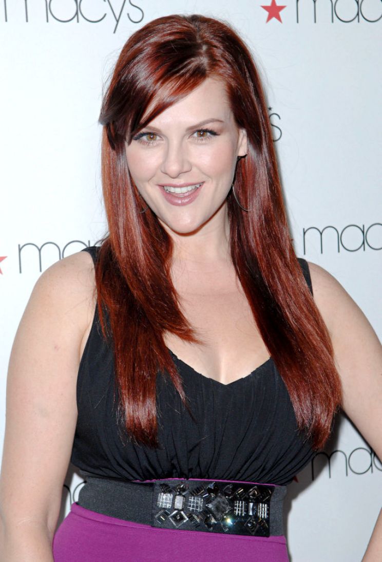 Sara Rue.