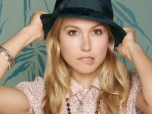 Sarah Carter