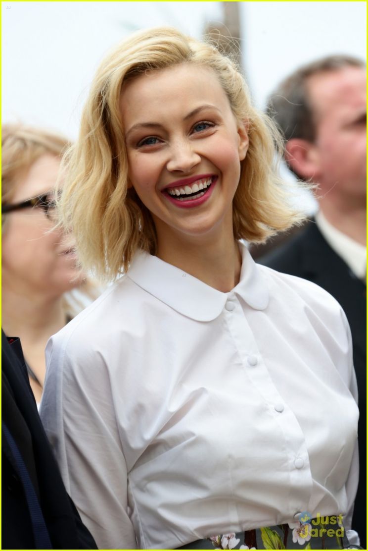 Sarah Gadon