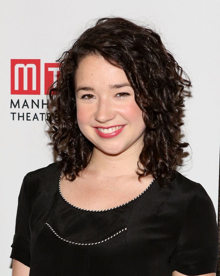 Sarah Steele