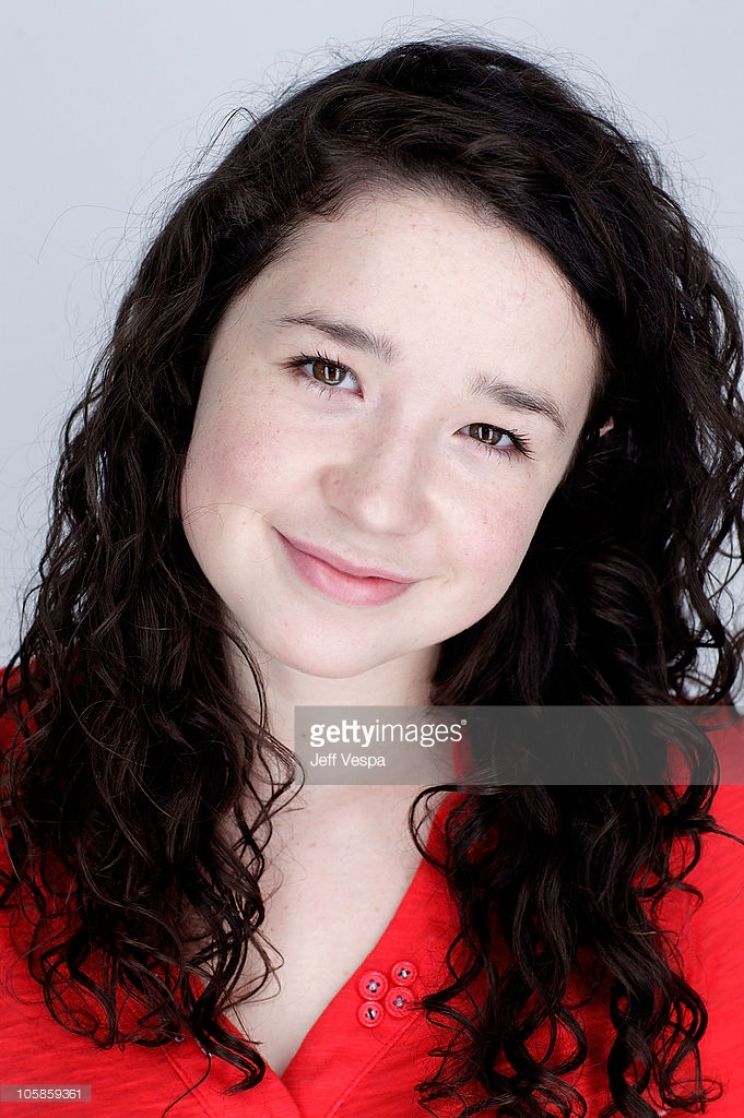 Sarah Steele