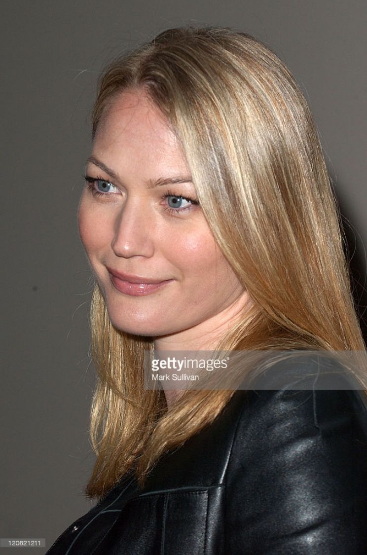 Sarah Wynter