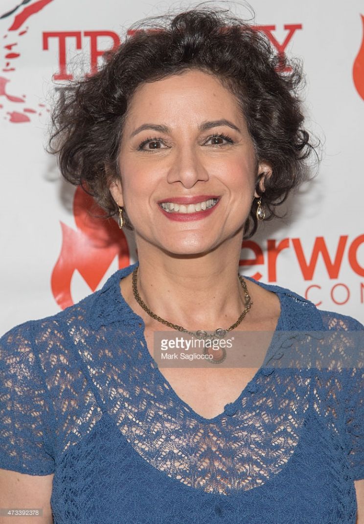 Saundra Santiago