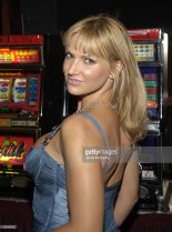 Savanna Samson photo