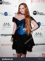 Scarlett Pomers photo