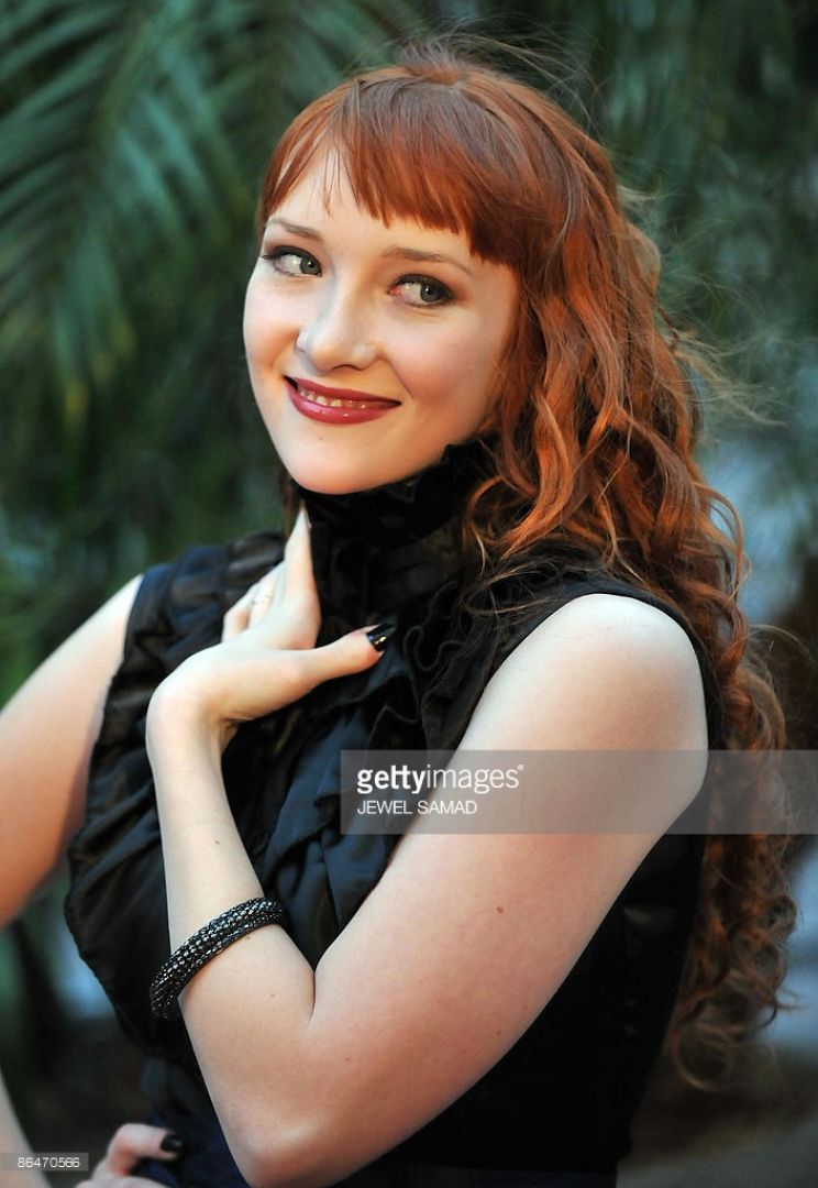 Scarlett Pomers