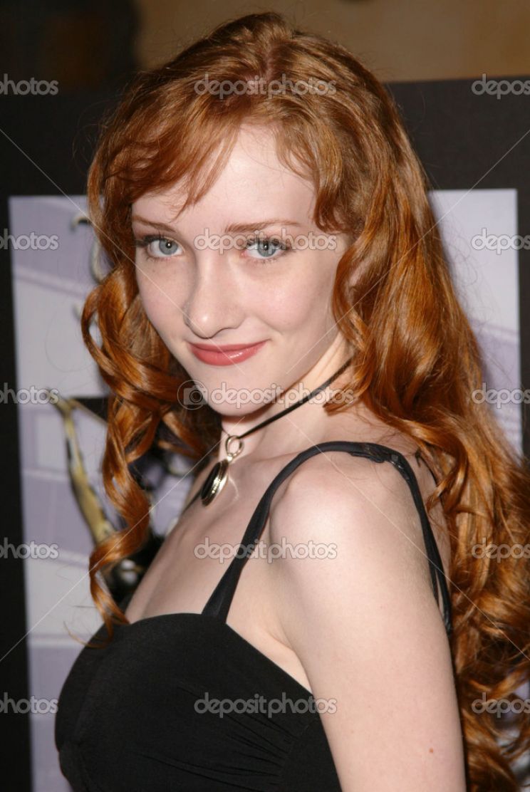 Scarlett Pomers