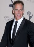 Scott Bakula