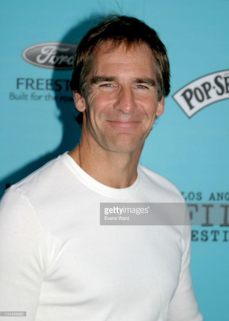Scott Bakula