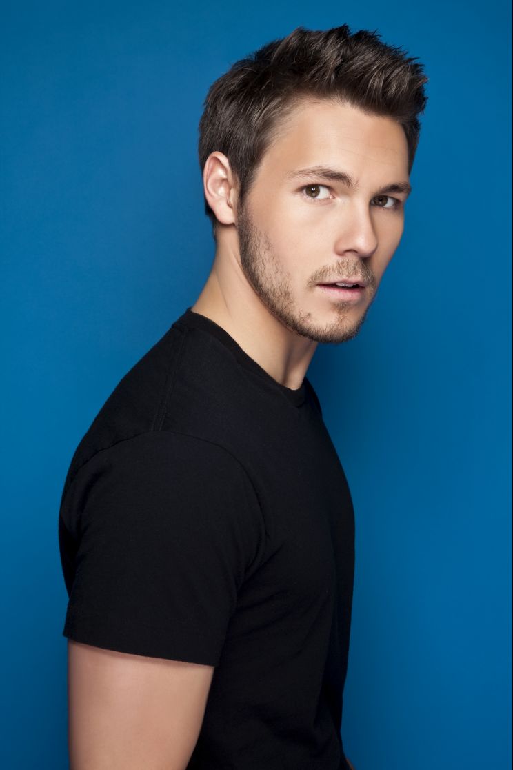 Scott Clifton