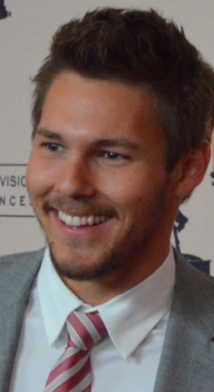 Scott Clifton