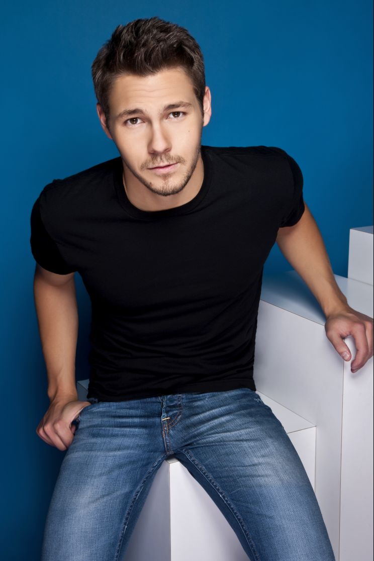 Scott Clifton