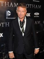 Sean Pertwee photo