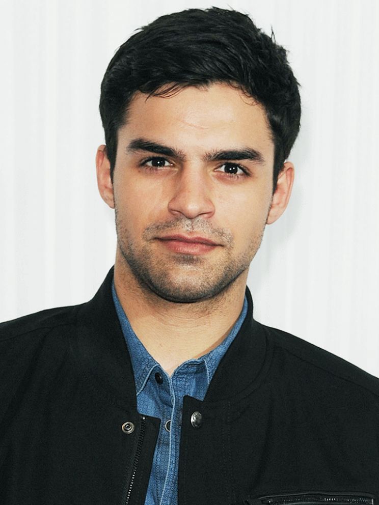 Sean Teale