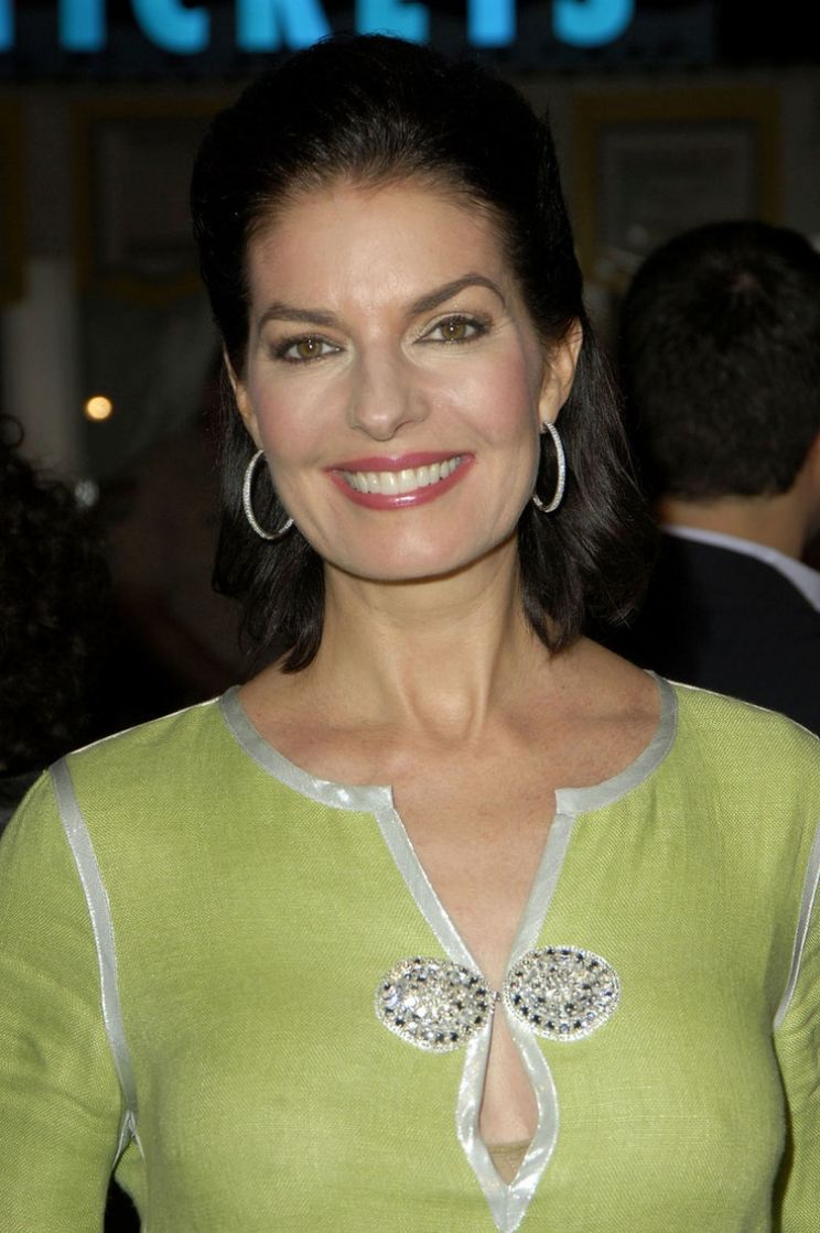 Sela Ward