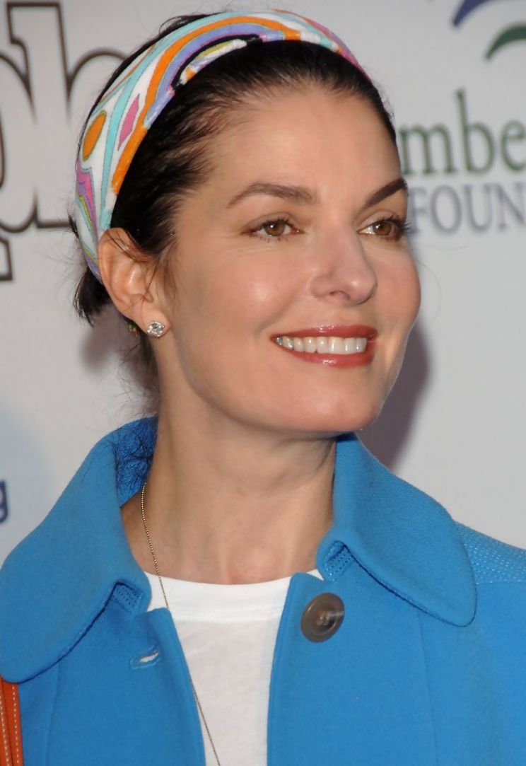 Sela Ward