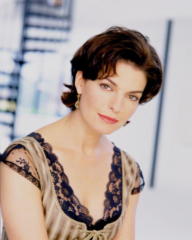 Sela Ward