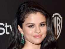 Selena #562261 picture (Landscape Medium)