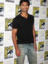 Sendhil Ramamurthy #370500 picture (Portrait Medium)