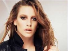 Serenay Sarikaya