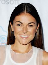 Serinda Swan photo