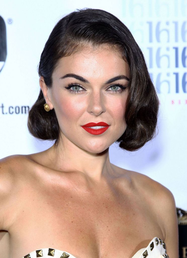 Serinda Swan