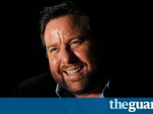 Shane Jacobson photo