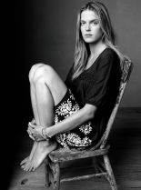 Shannan Click photo