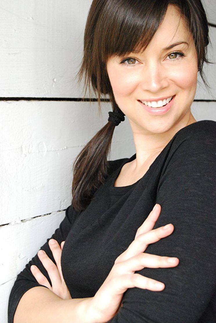 Shannon Esra